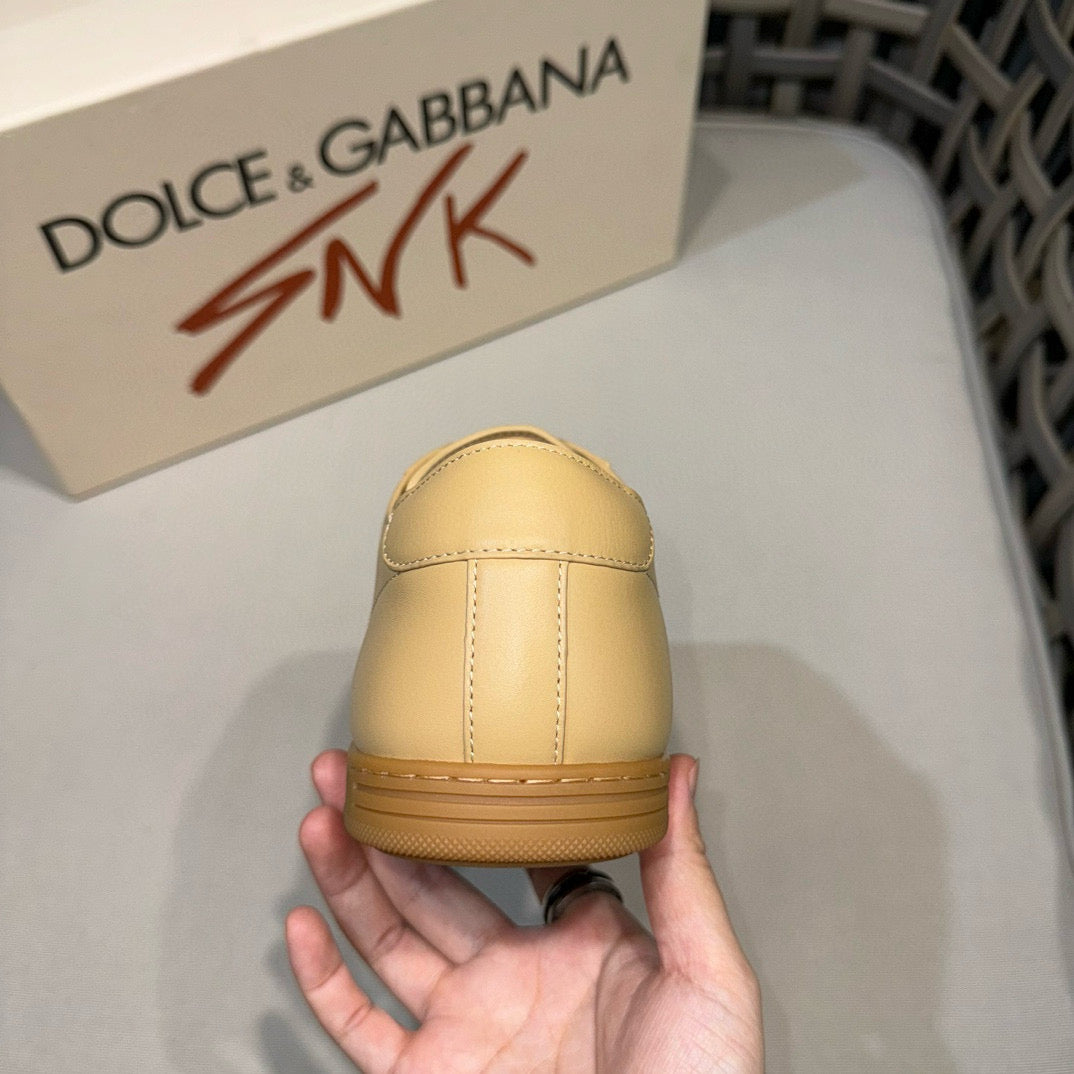 Dolce & Gabbana DG Men's Casual Sneakers with Signature Metal Buckle