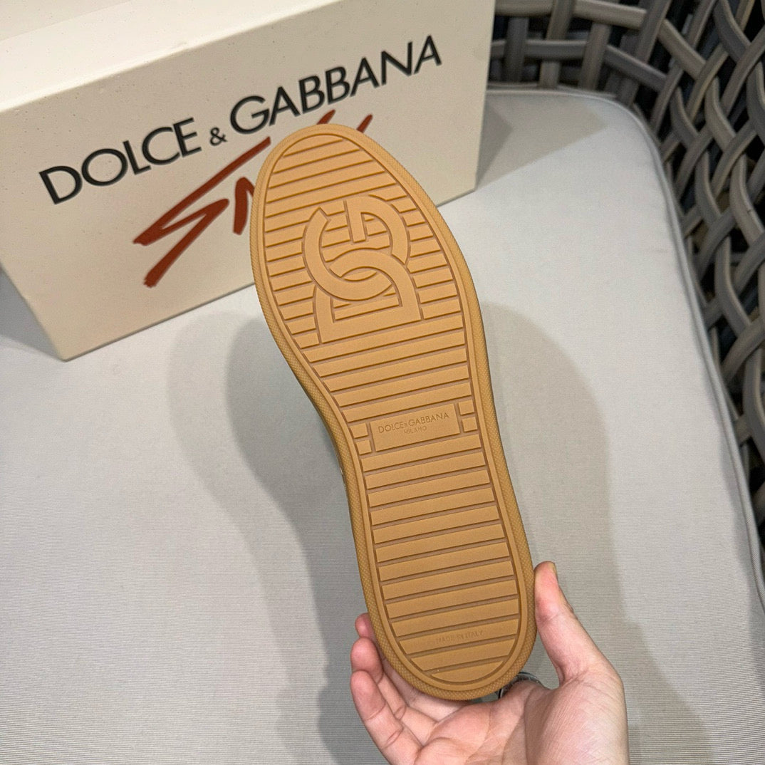 Dolce & Gabbana DG Men's Casual Sneakers with Signature Metal Buckle