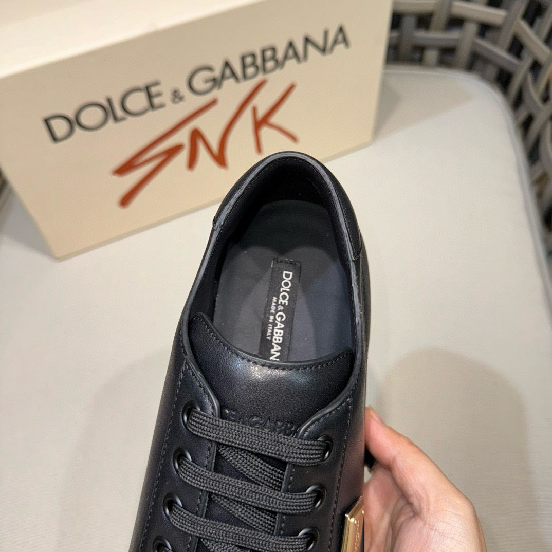 Dolce & Gabbana DG Men's Casual Sneakers with Signature Metal Buckle