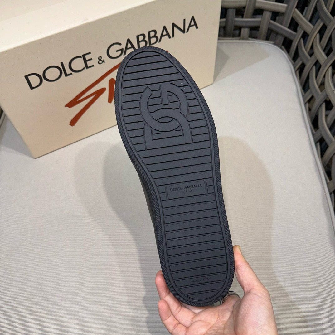 Dolce & Gabbana DG Men's Casual Sneakers with Signature Metal Buckle