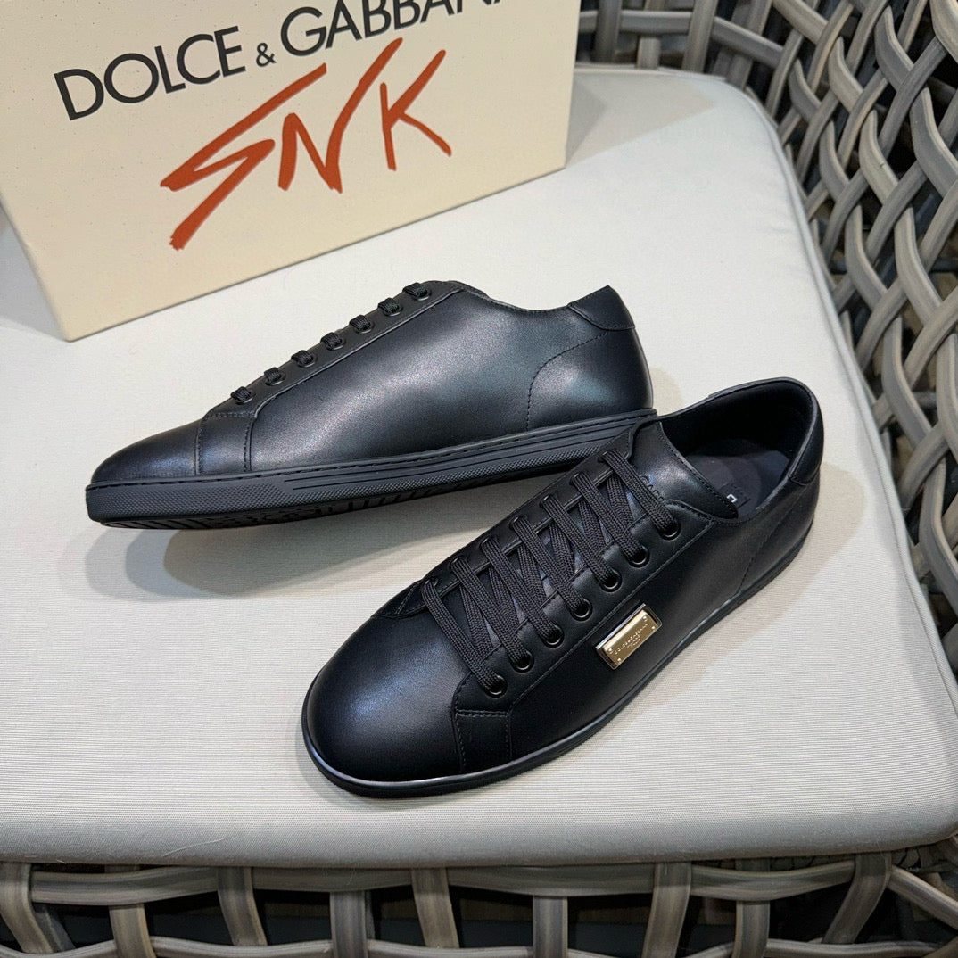 Dolce & Gabbana DG Men's Casual Sneakers with Signature Metal Buckle