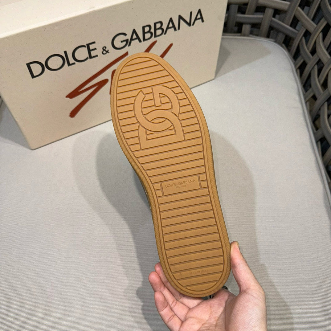 Dolce & Gabbana DG Men's Casual Sneakers with Signature Metal Buckle