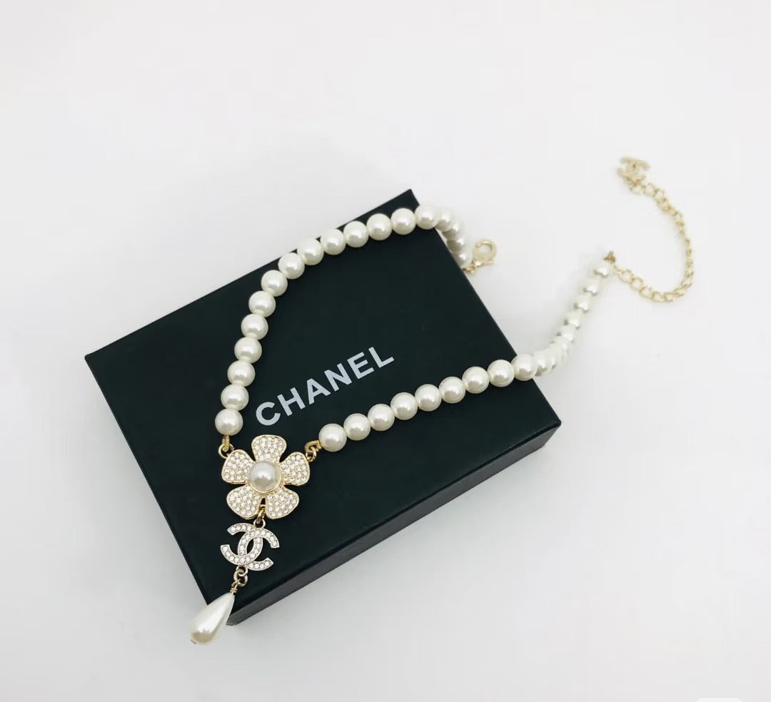 pearl floral Sweater for women - product detail view