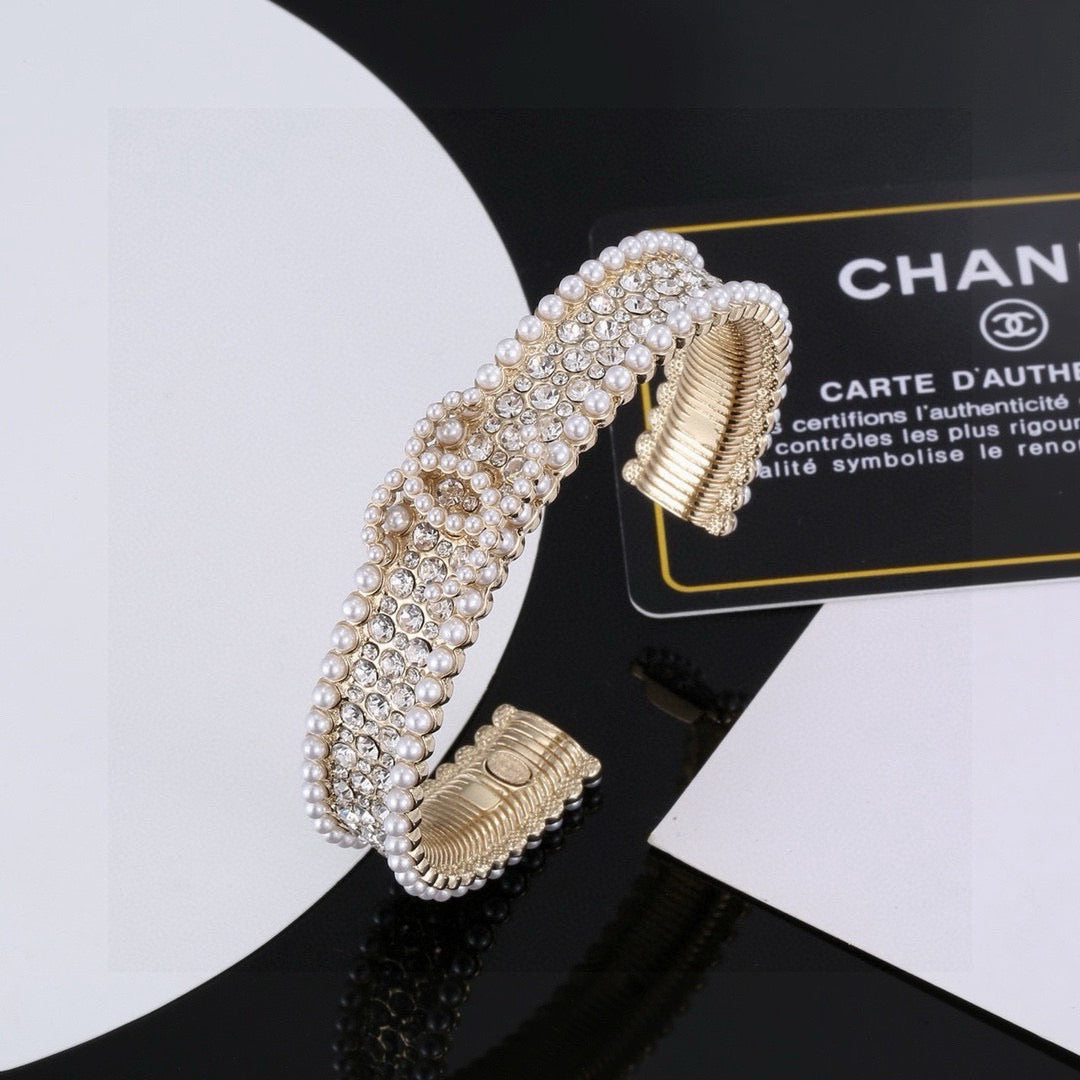pearl inlaid Bangle for women - product detail view