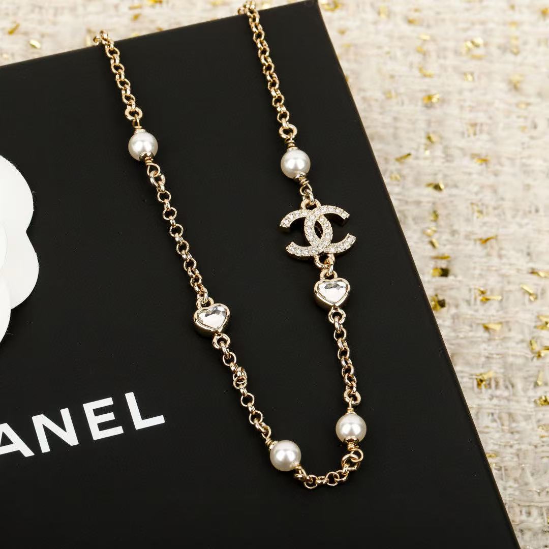 minimalist Necklace for women - alternate angle view 4