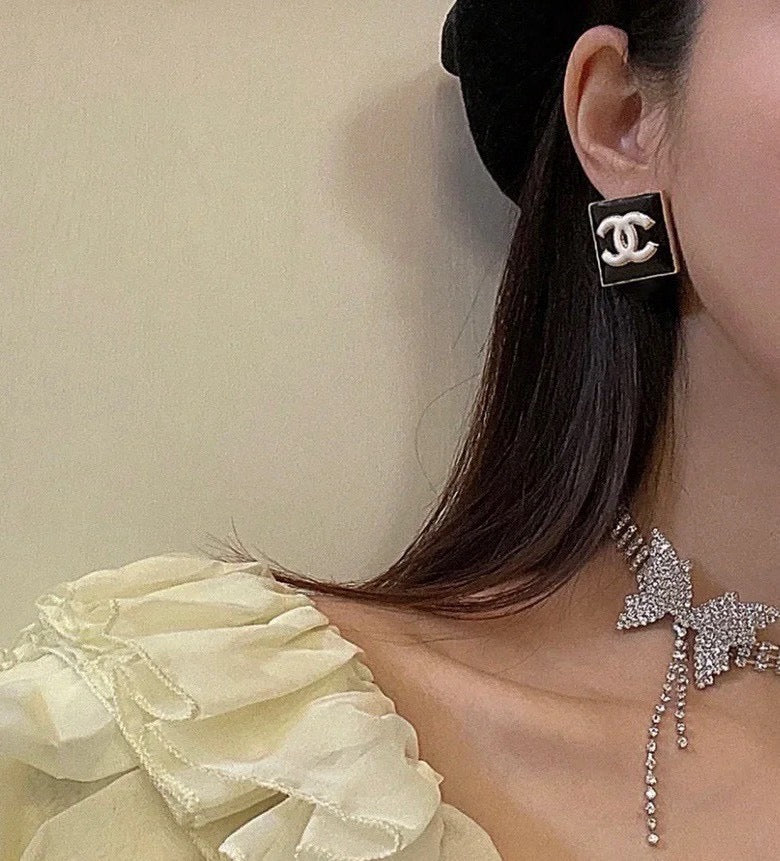 gold resin vintage Stud Earrings for women - alternate angle view 8