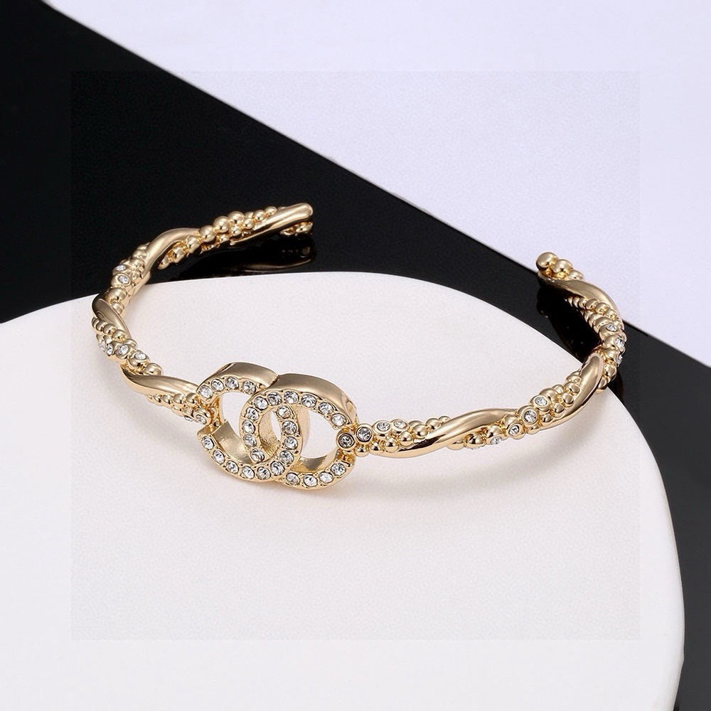 elegant Bangle for women - product detail view