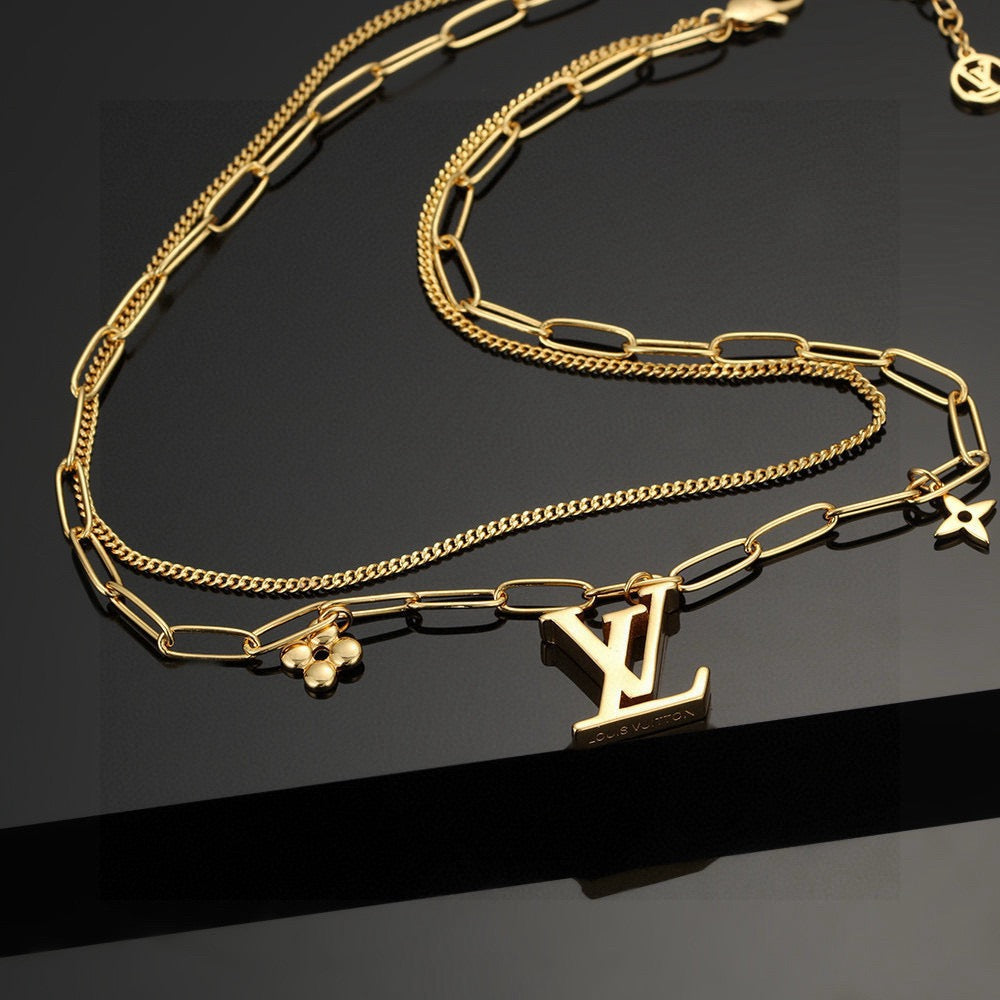 clover Necklace for women - alternate angle view 3