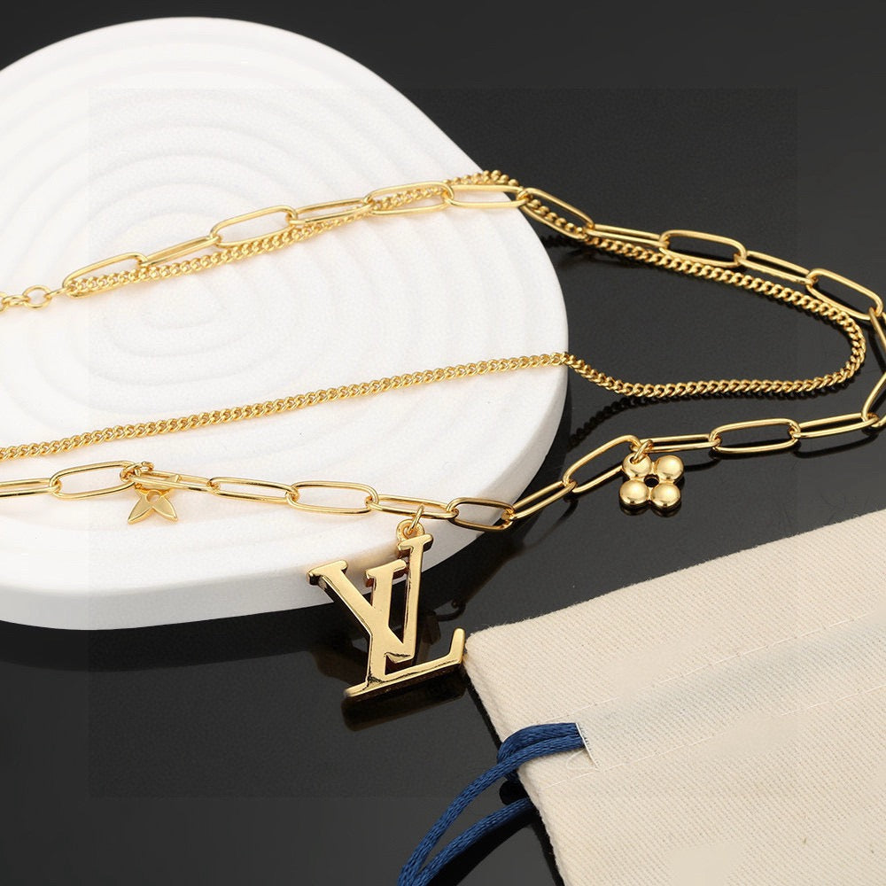 clover Necklace for women - alternate angle view 4