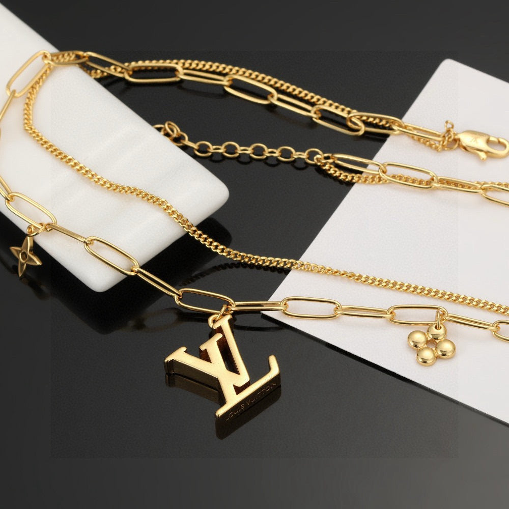 clover Necklace for women - alternate angle view 5