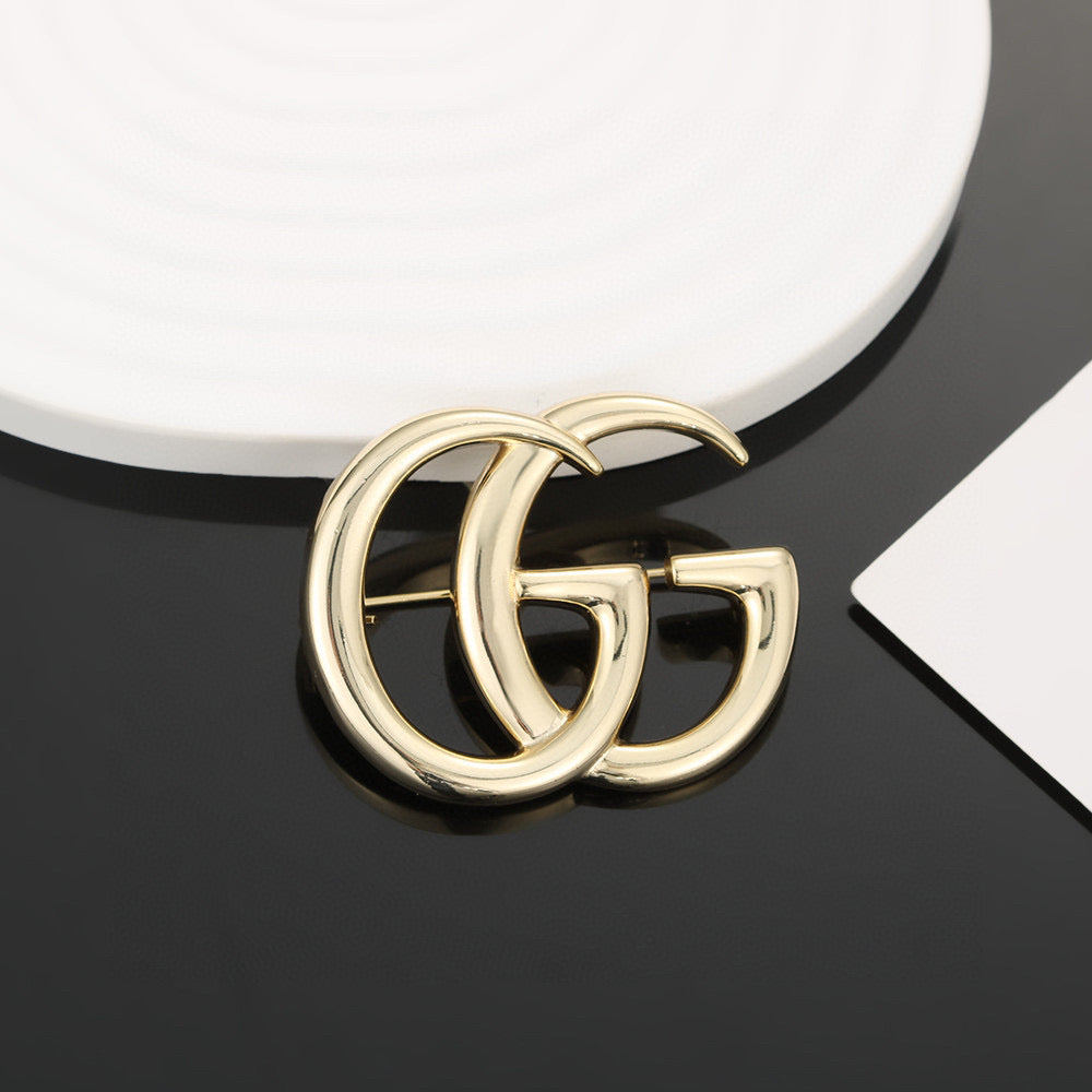 vintage Brooch for women - alternate angle view 5