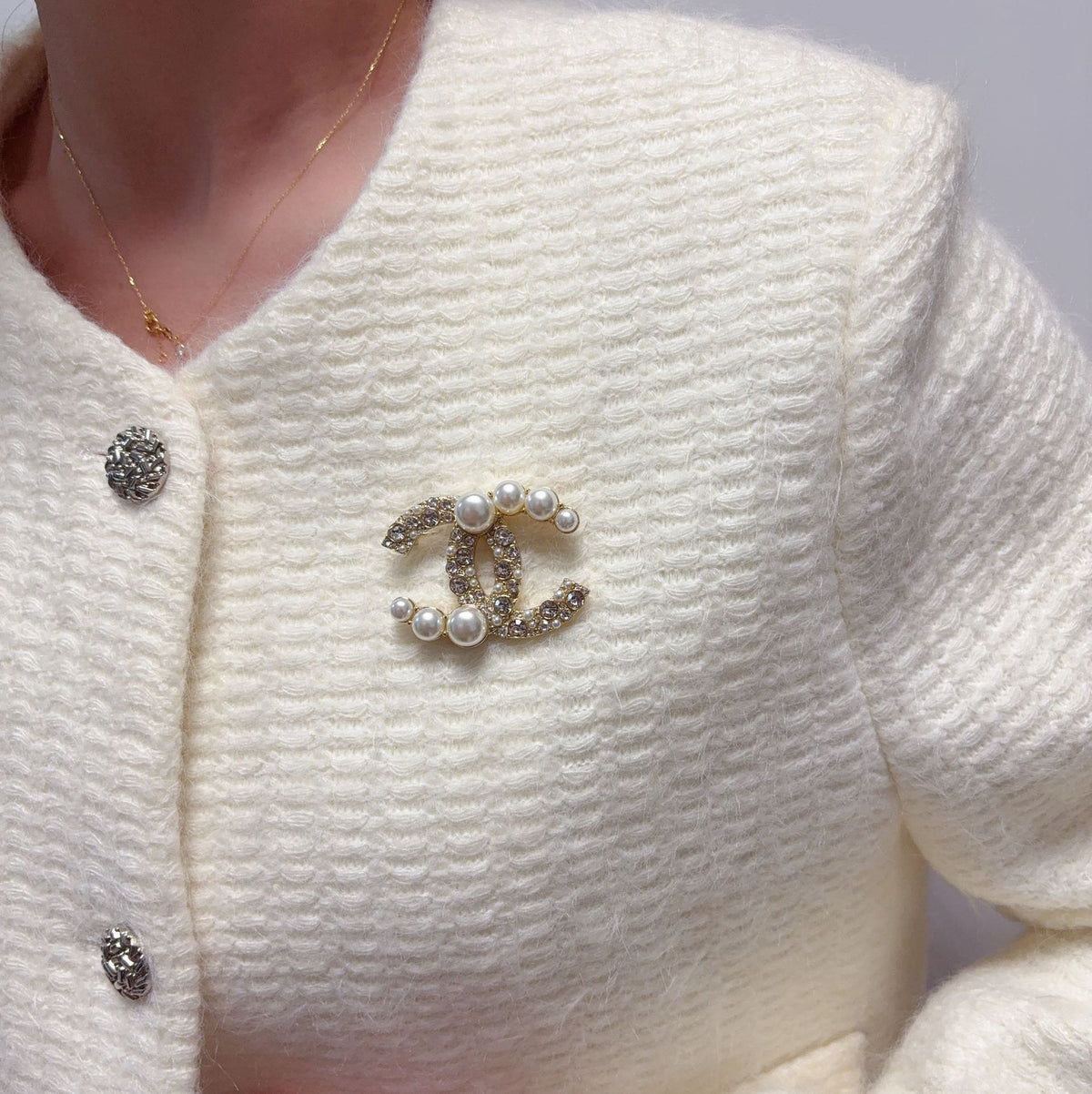 pearl Suit for men and women - product detail view