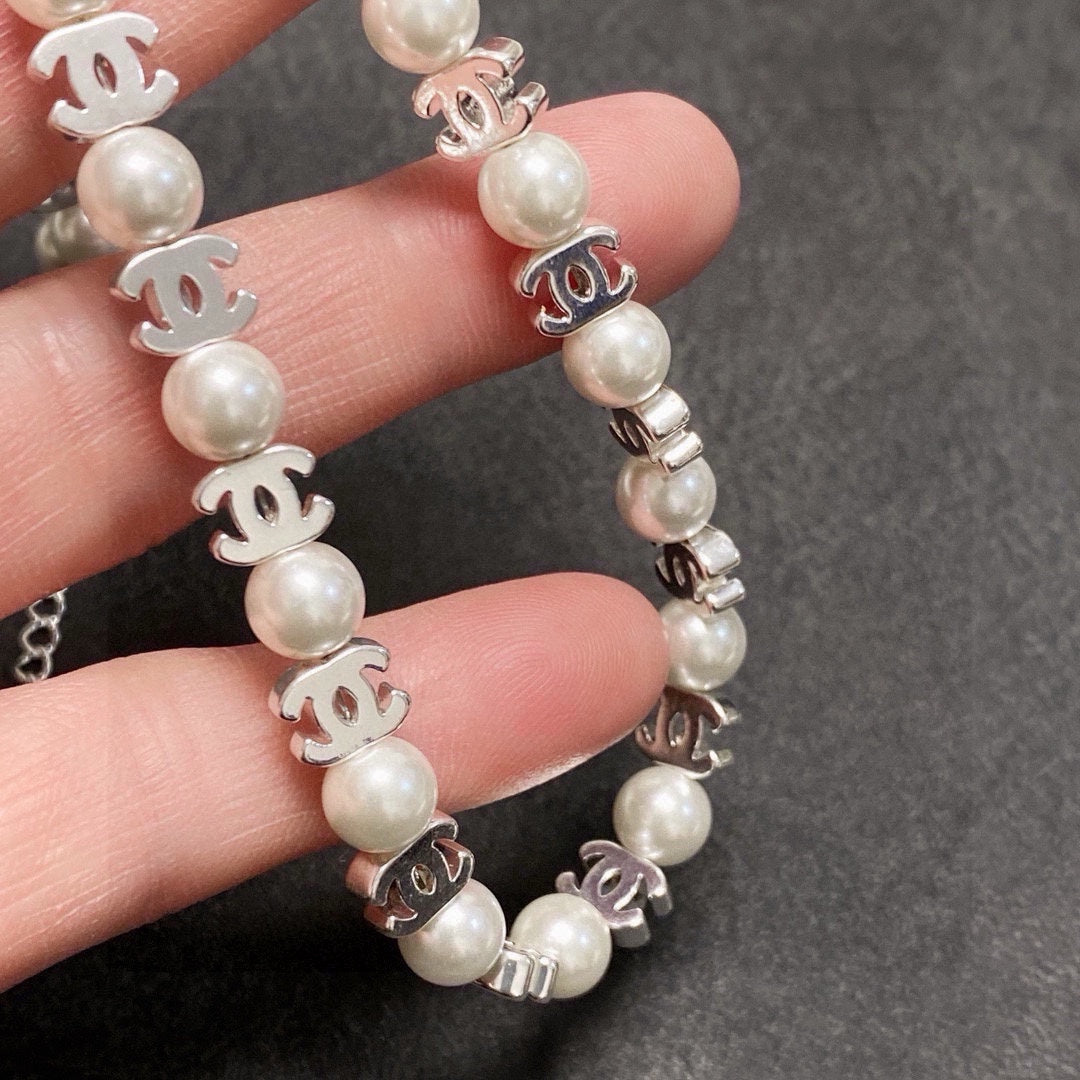 pearl Necklace for women - alternate angle view 4
