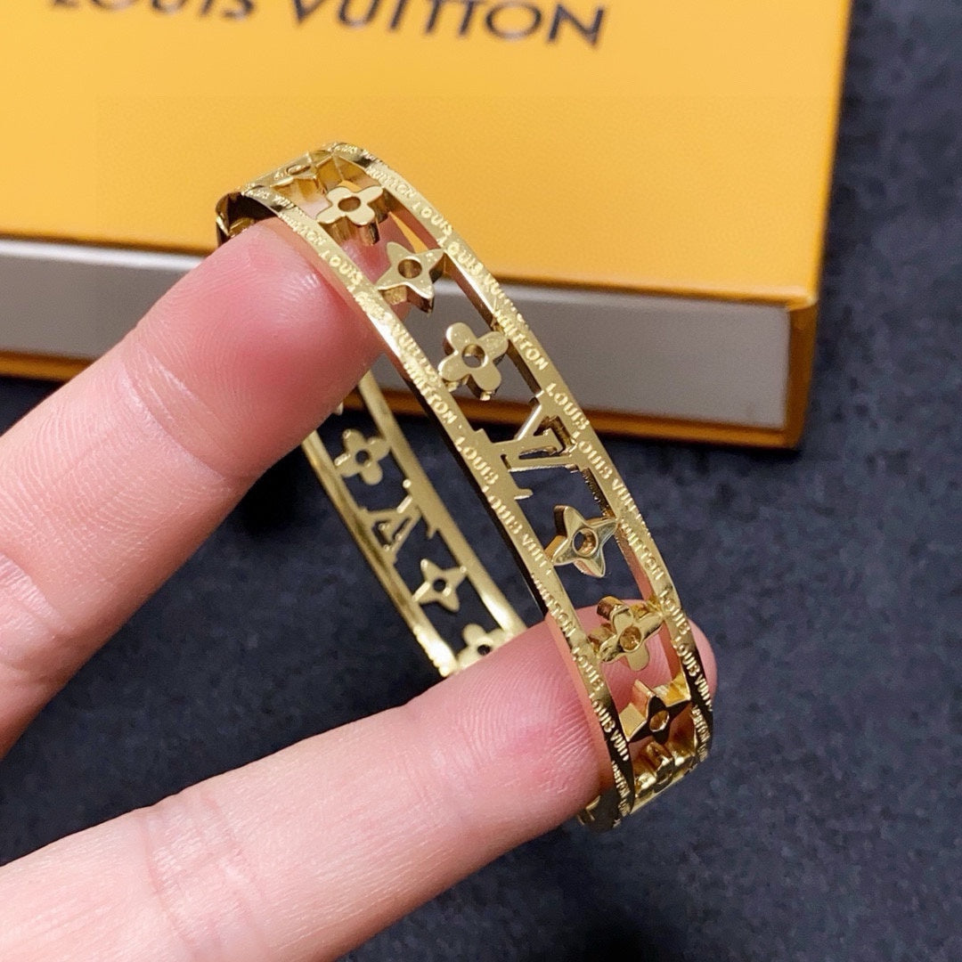 white vintage Bangle for women - alternate angle view 8