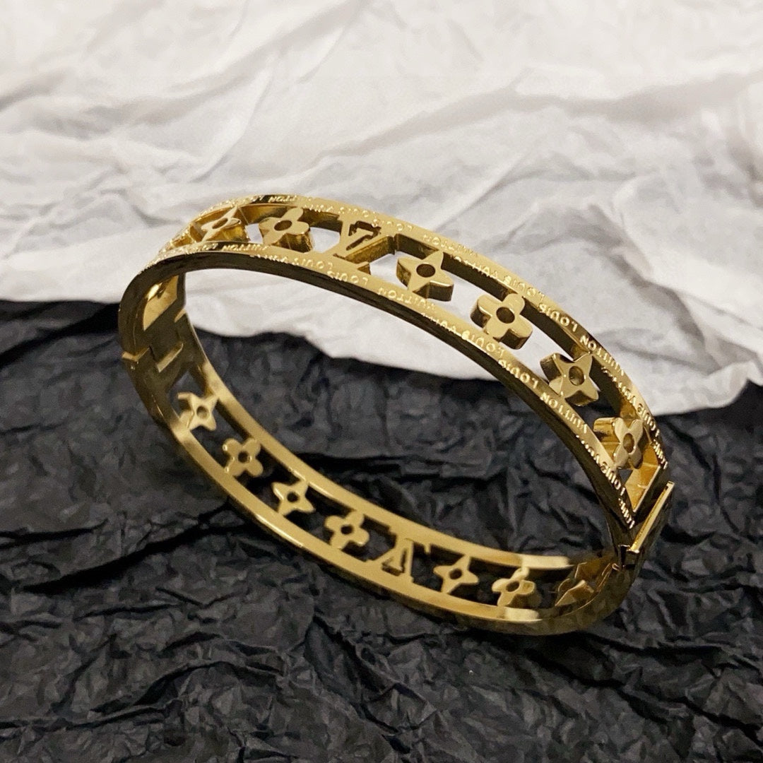 white vintage Bangle for women - alternate angle view 9