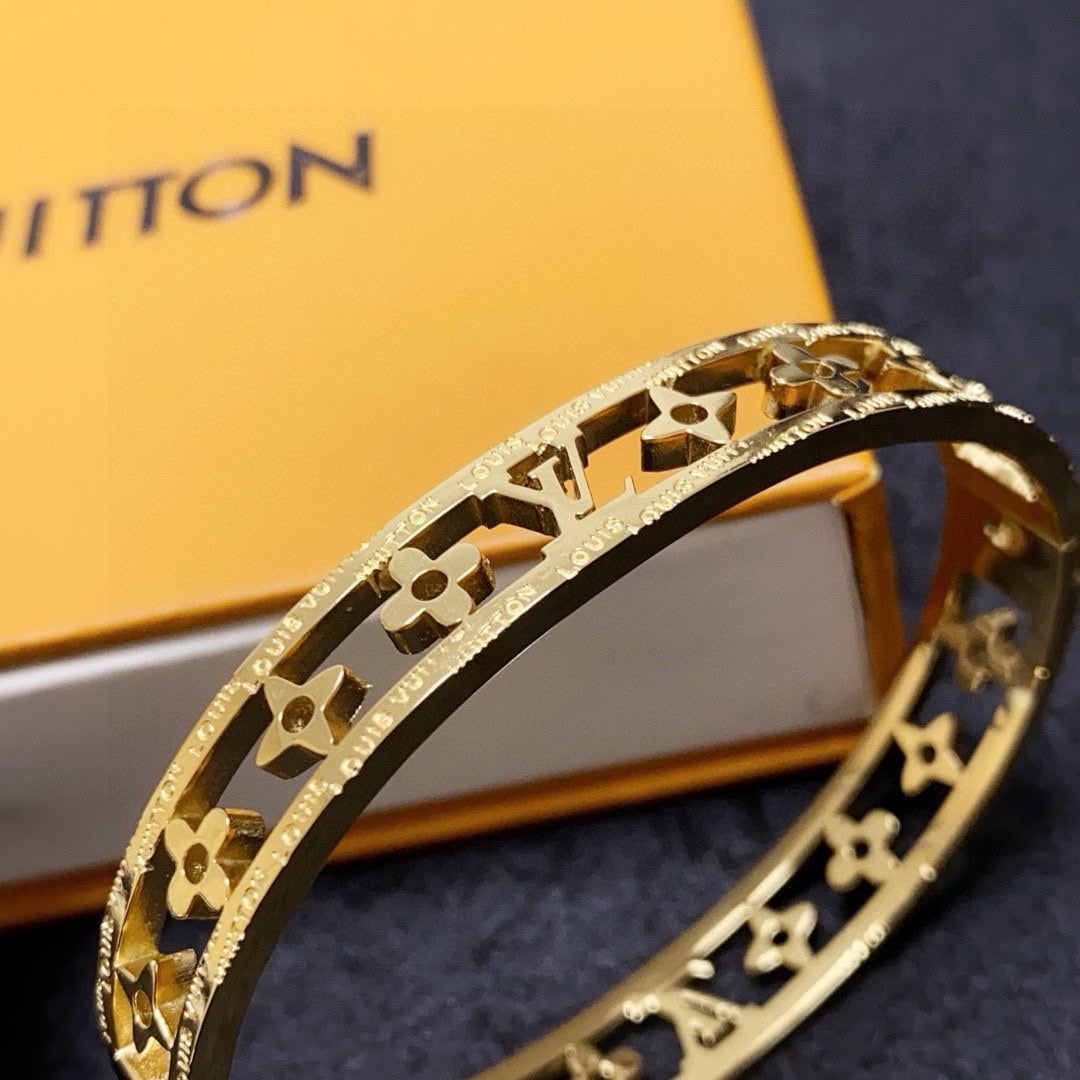 white vintage Bangle for women - alternate angle view 5