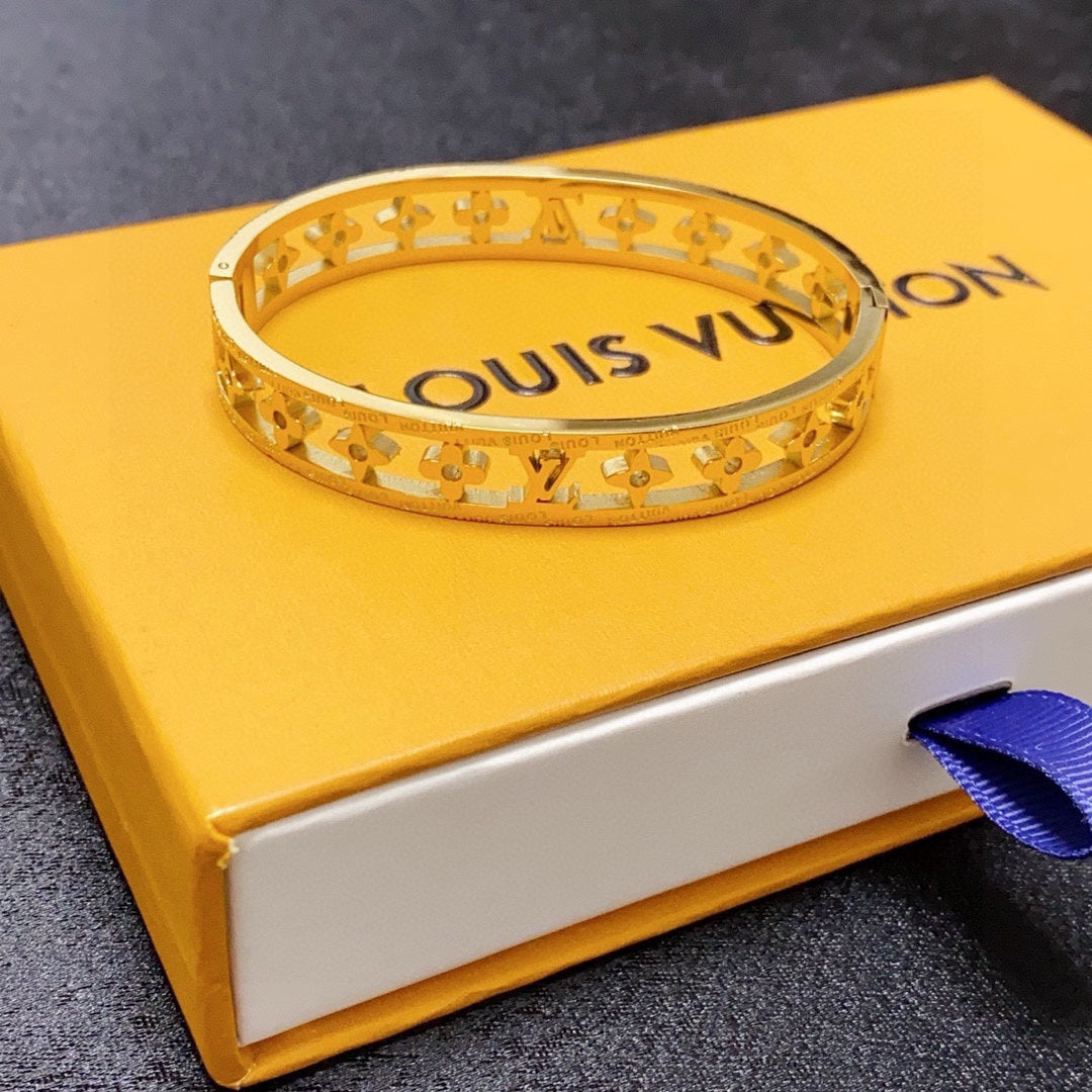 white vintage Bangle for women - alternate angle view 6