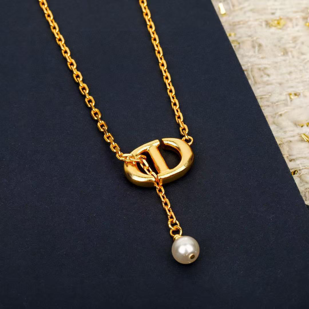 gold pearl Pendant for women - alternate angle view 4