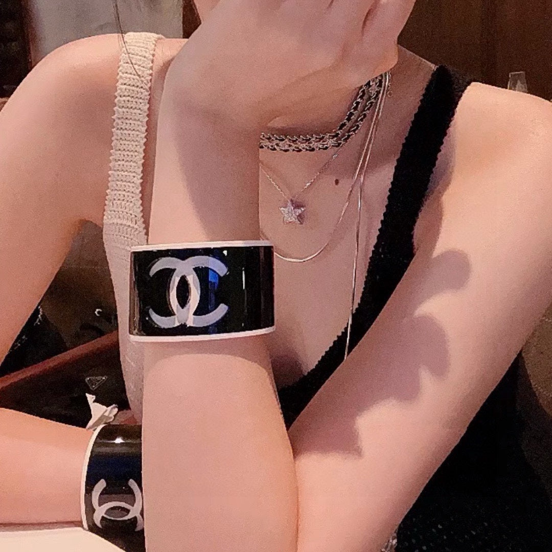 acrylic elegant Bangle for women - alternate angle view 5