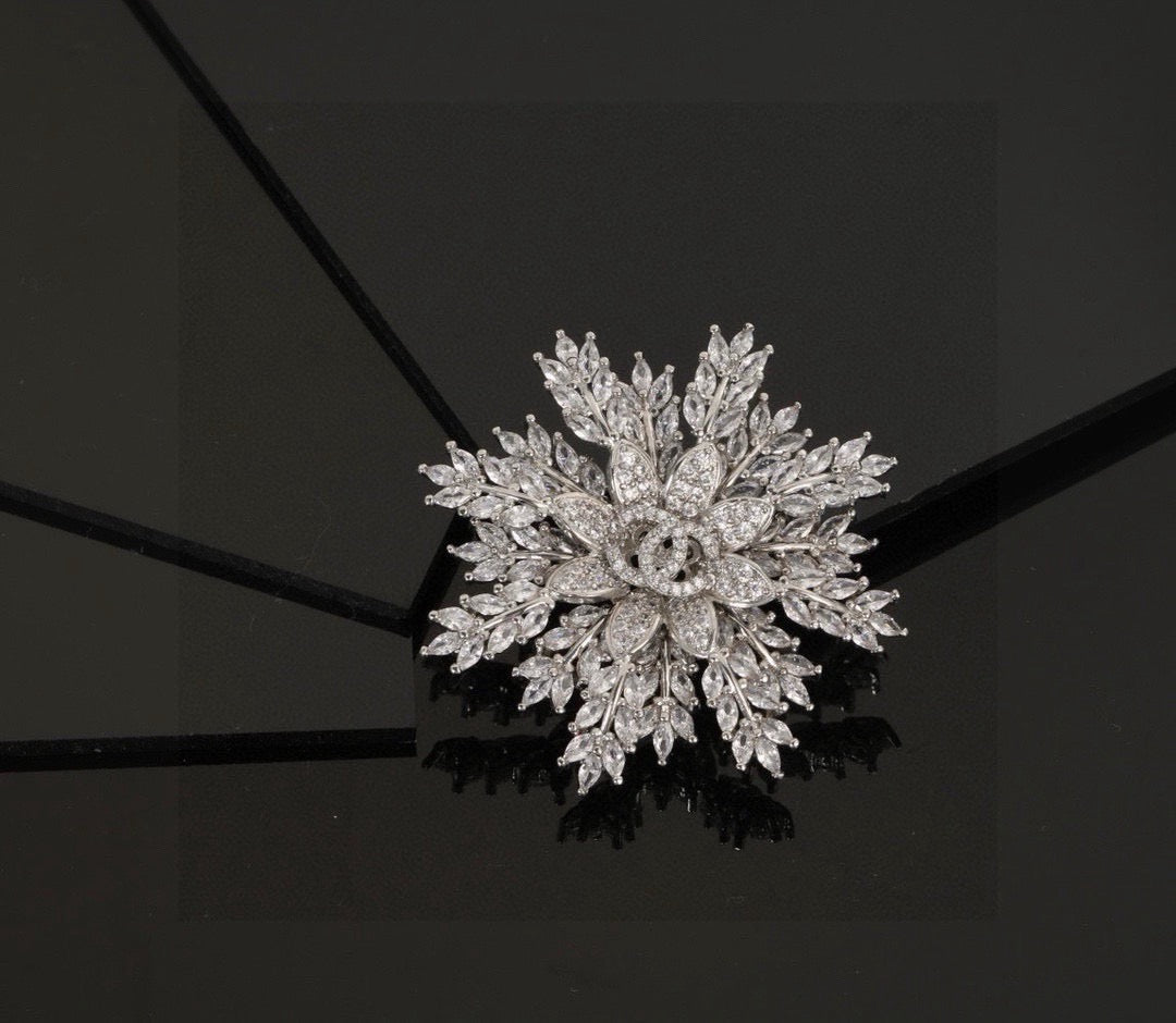 crystal floral Brooch for women - alternate angle view 2