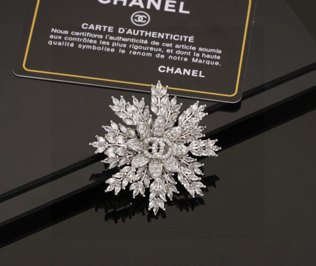crystal floral Brooch for women - alternate angle view 6