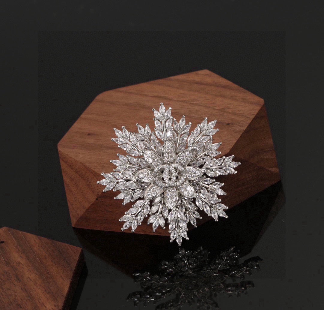 crystal floral Brooch for women - alternate angle view 5