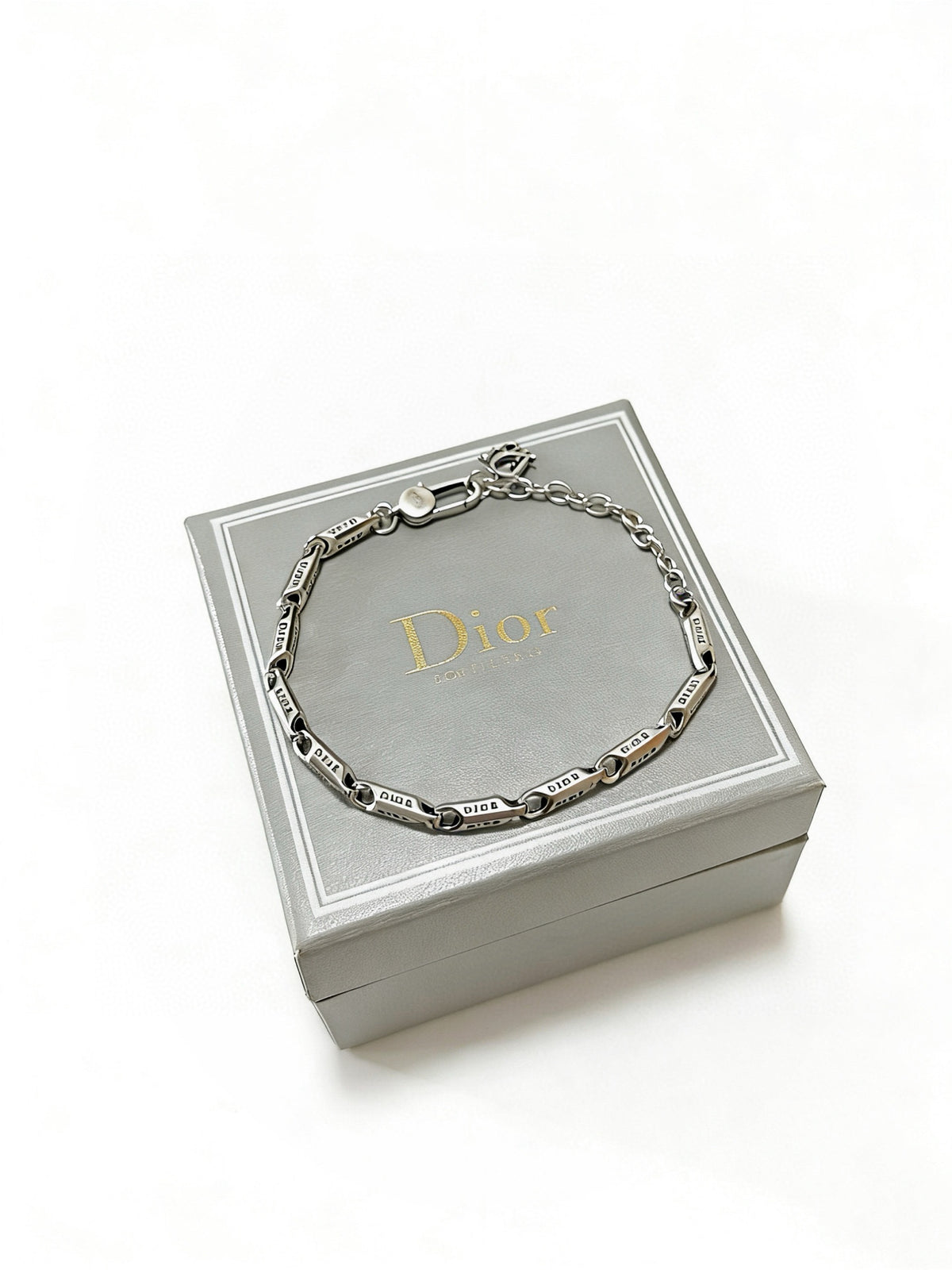 antique chain Bracelet for men - product detail view
