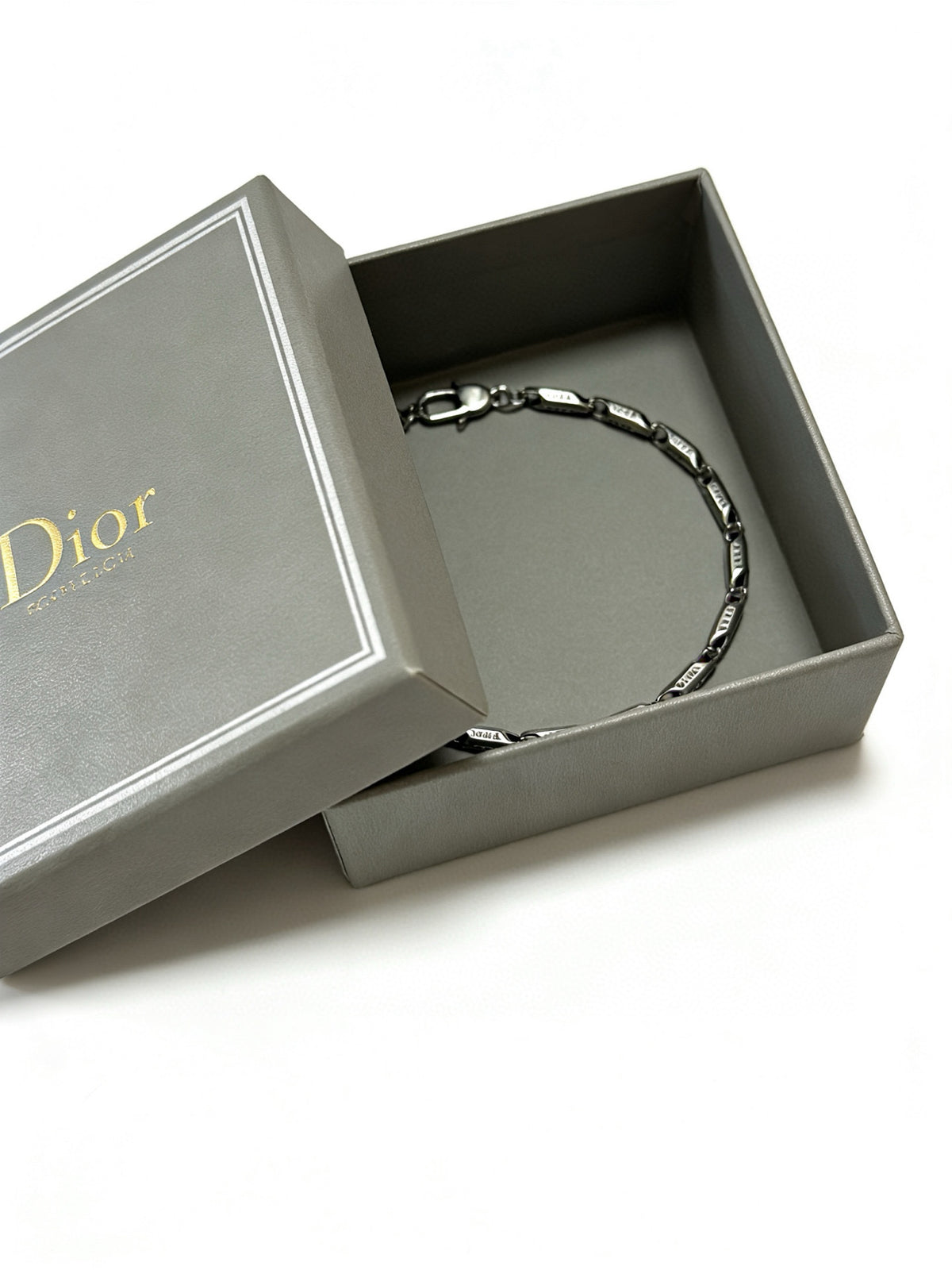 antique chain Bracelet for men - alternate angle view 3