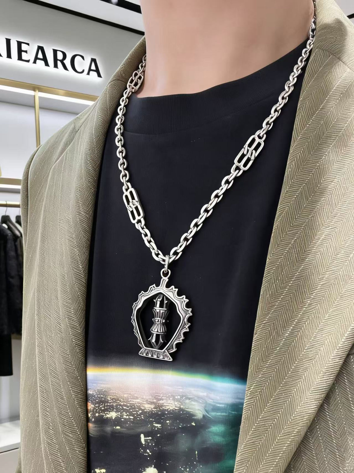 vintage Necklace for women - alternate angle view 4