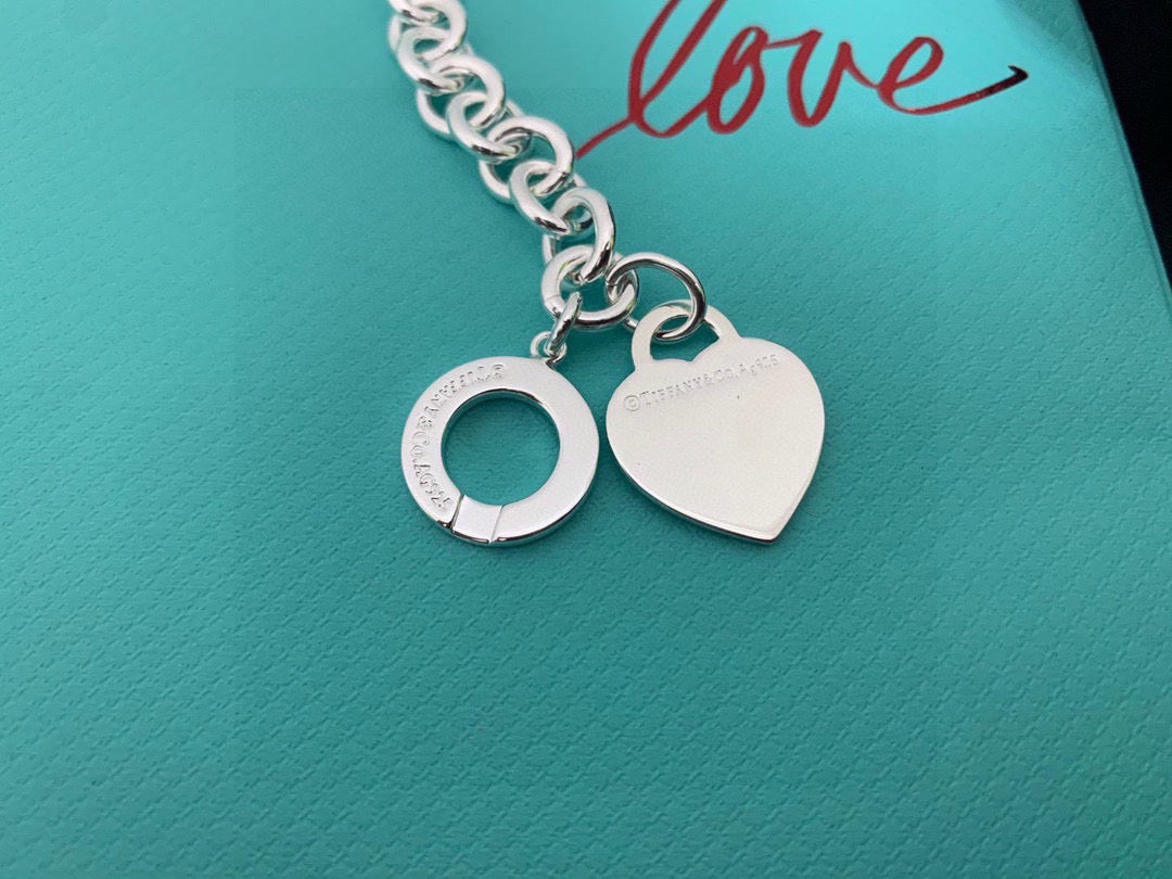 heart Bracelet for women - alternate angle view 4