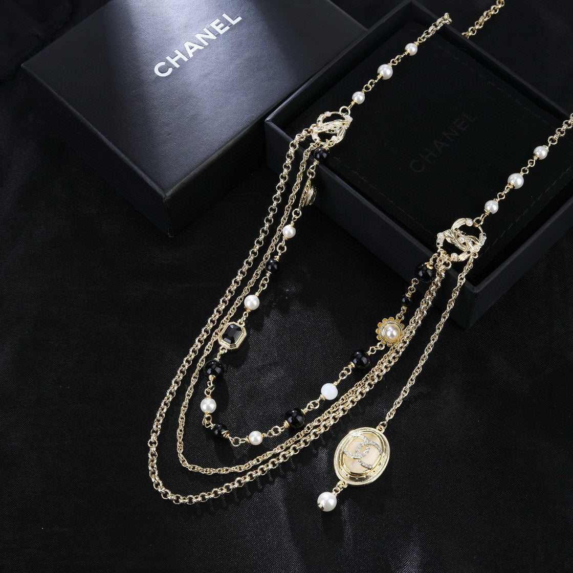 luxury Waist Chain for women - alternate angle view 5