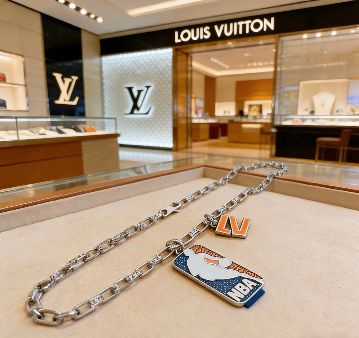 antique chain Necklace for men - alternate angle view 3