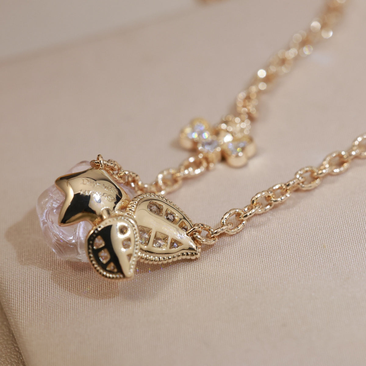 floral Necklace for women - alternate angle view 7