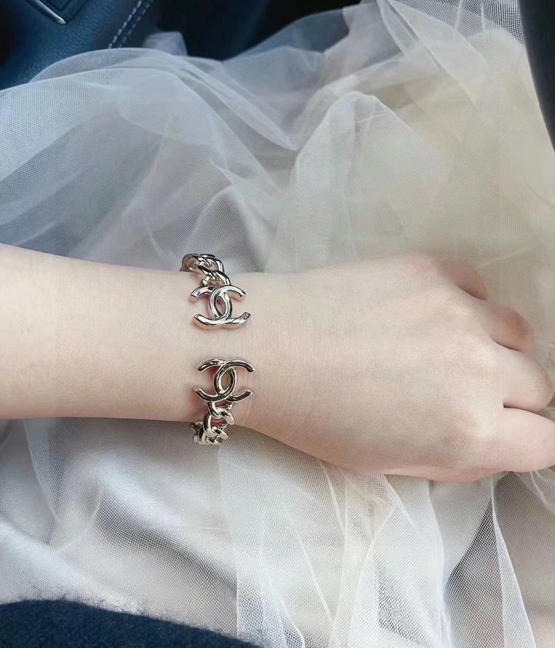 elegant Bangle for women - alternate angle view 4