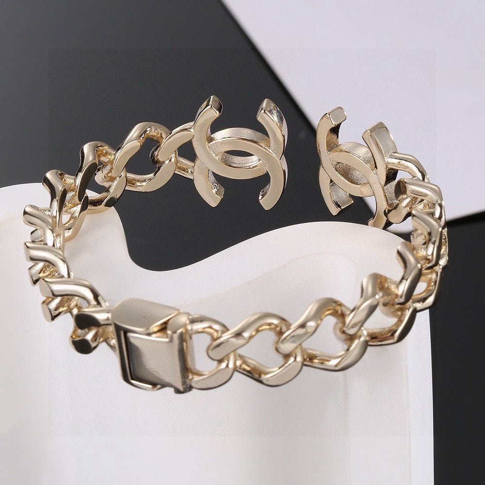 elegant Bangle for women - alternate angle view 9