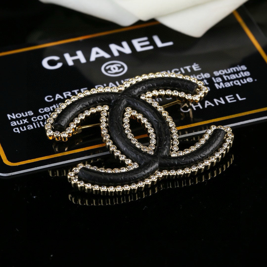 crystal Brooch for women - alternate angle view 3