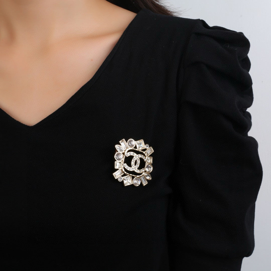 crystal double c Brooch for women - alternate angle view 8