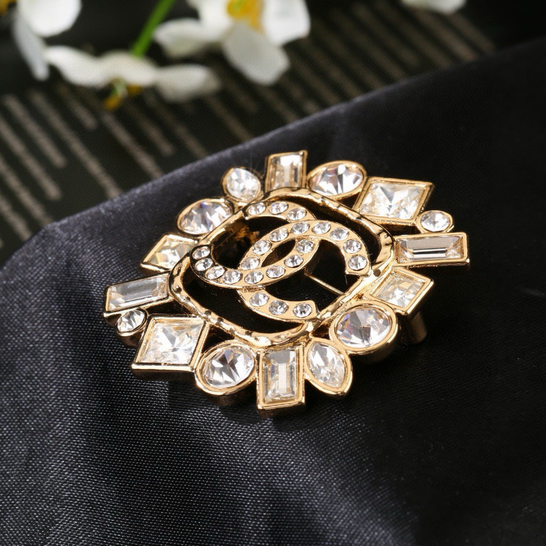 crystal double c Brooch for women - alternate angle view 6