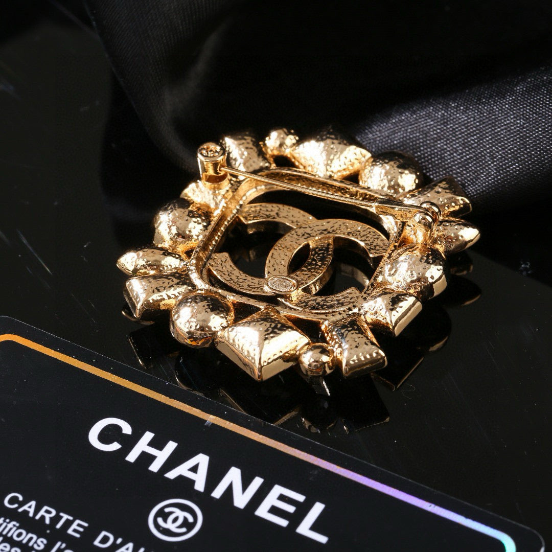 crystal double c Brooch for women - alternate angle view 7