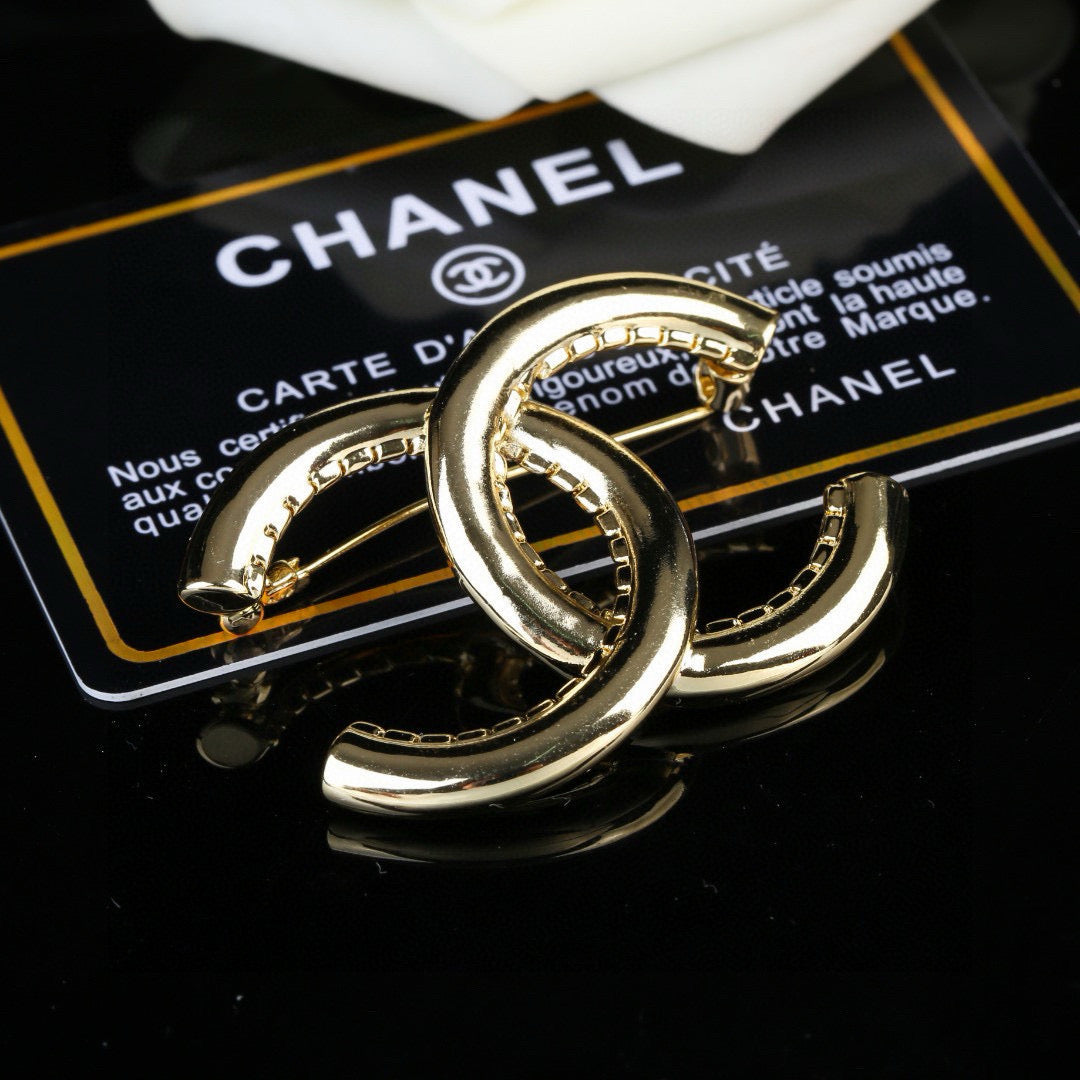 Brooch for women - product detail view