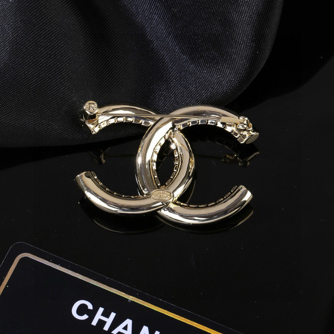 Brooch for women - alternate angle view 7