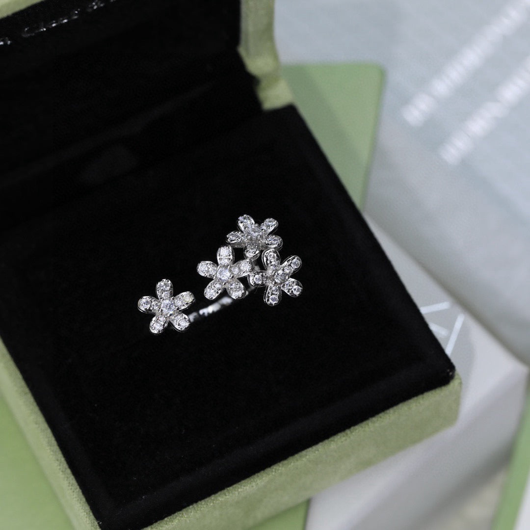 gold floral Ring for women - alternate angle view 3