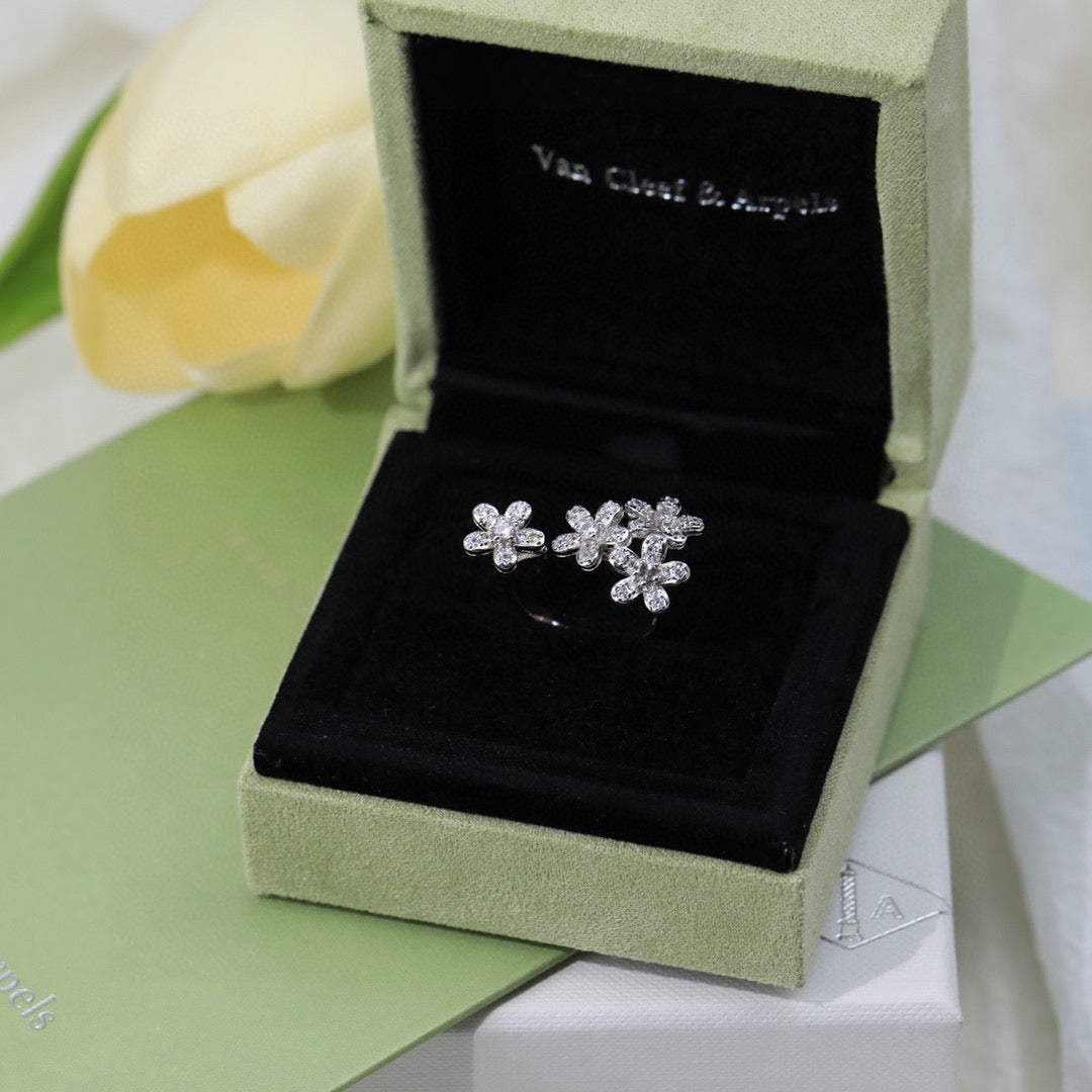 gold floral Ring for women - product detail view