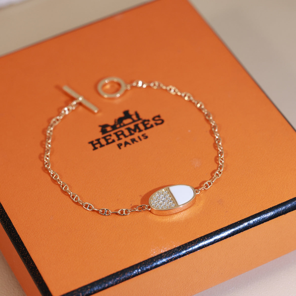 gold heart Bracelet for women - alternate angle view 5