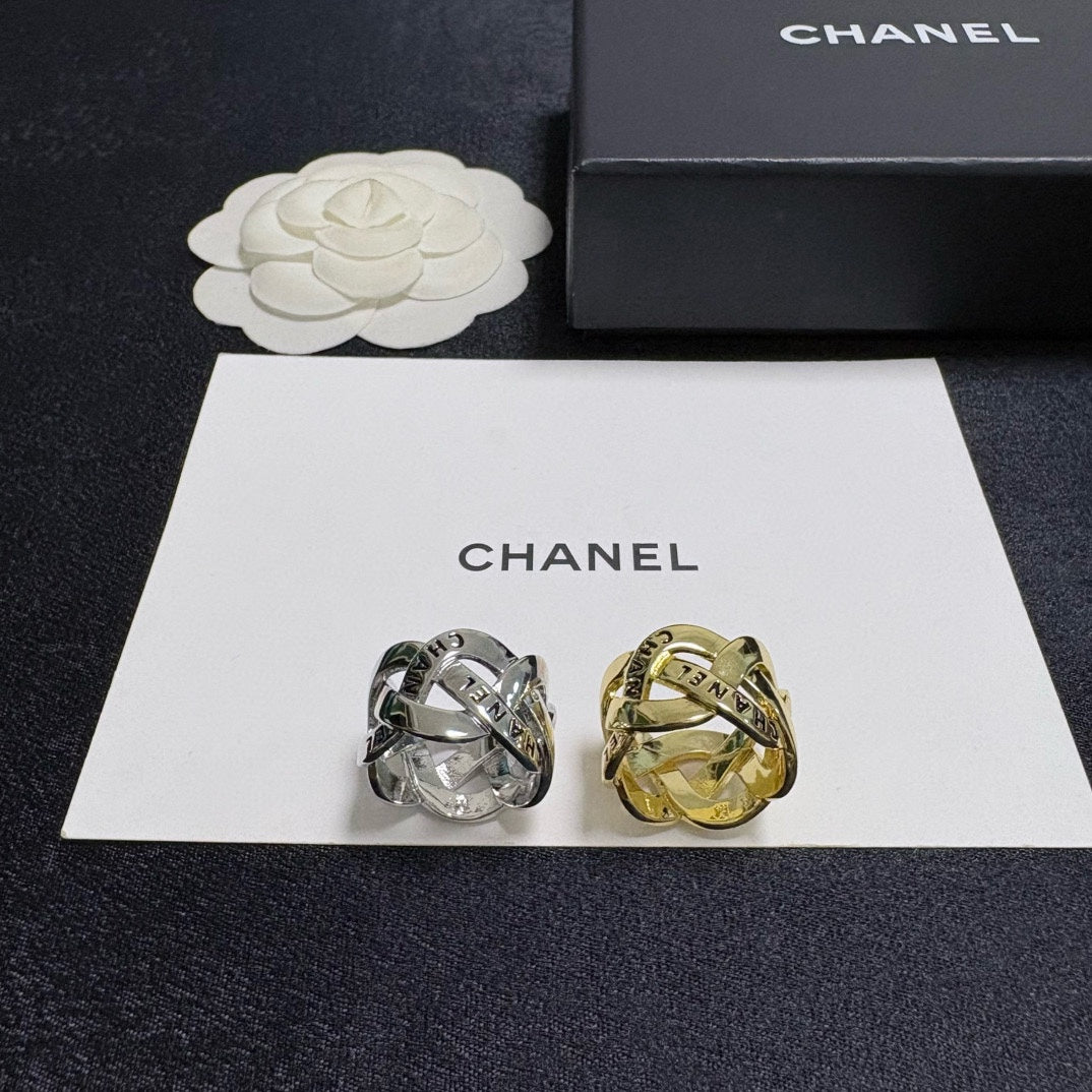 gold vintage Ring for women - alternate angle view 9
