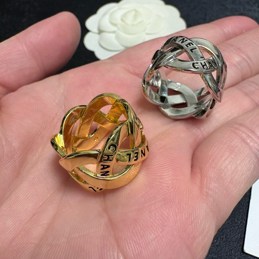gold vintage Ring for women - alternate angle view 8