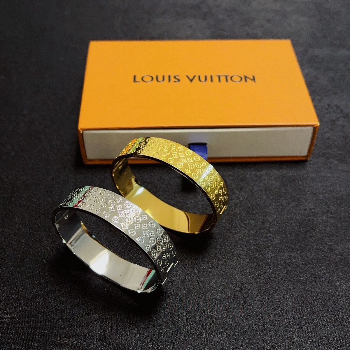 white clover Bangle for women - alternate angle view 9