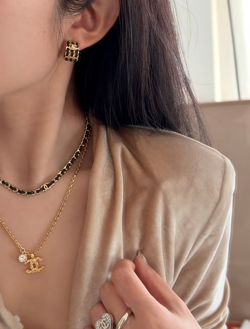 black and gold leather vintage Necklace for women - alternate angle view 9
