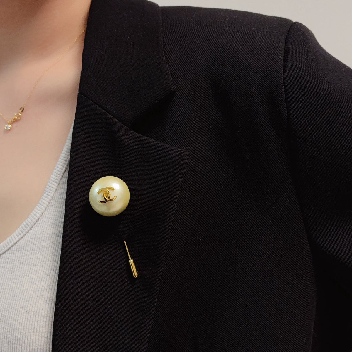minimalist Suit for men and women - product detail view