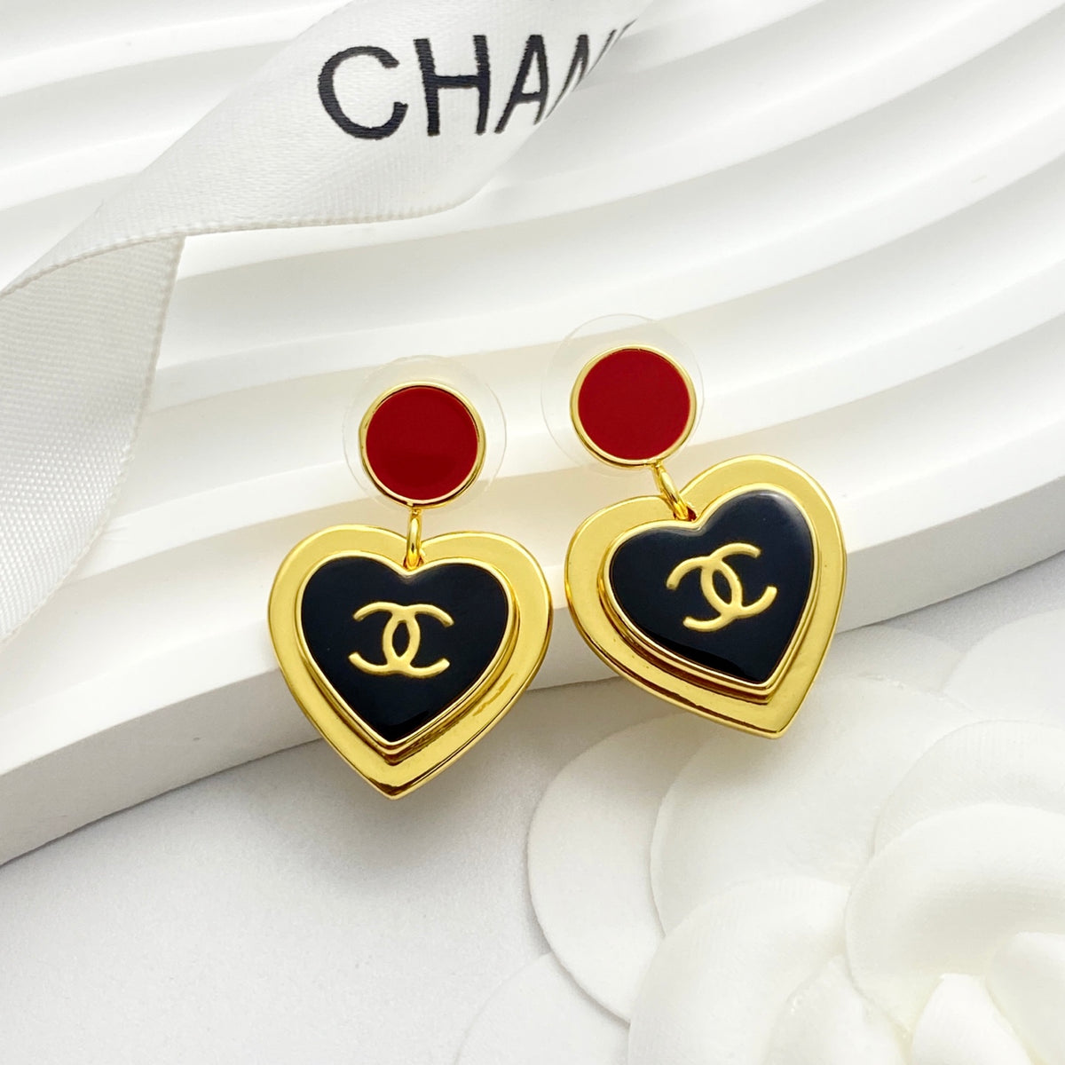 black and gold enamel heart Drop Earrings for women - alternate angle view 3